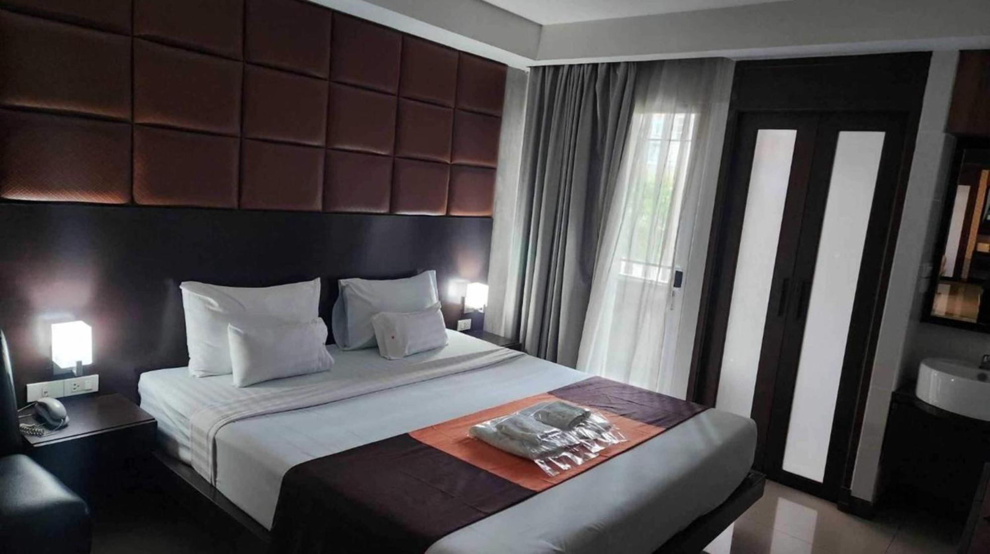 Collection O The Bangkok Cha Cha Suite Luaran gambar