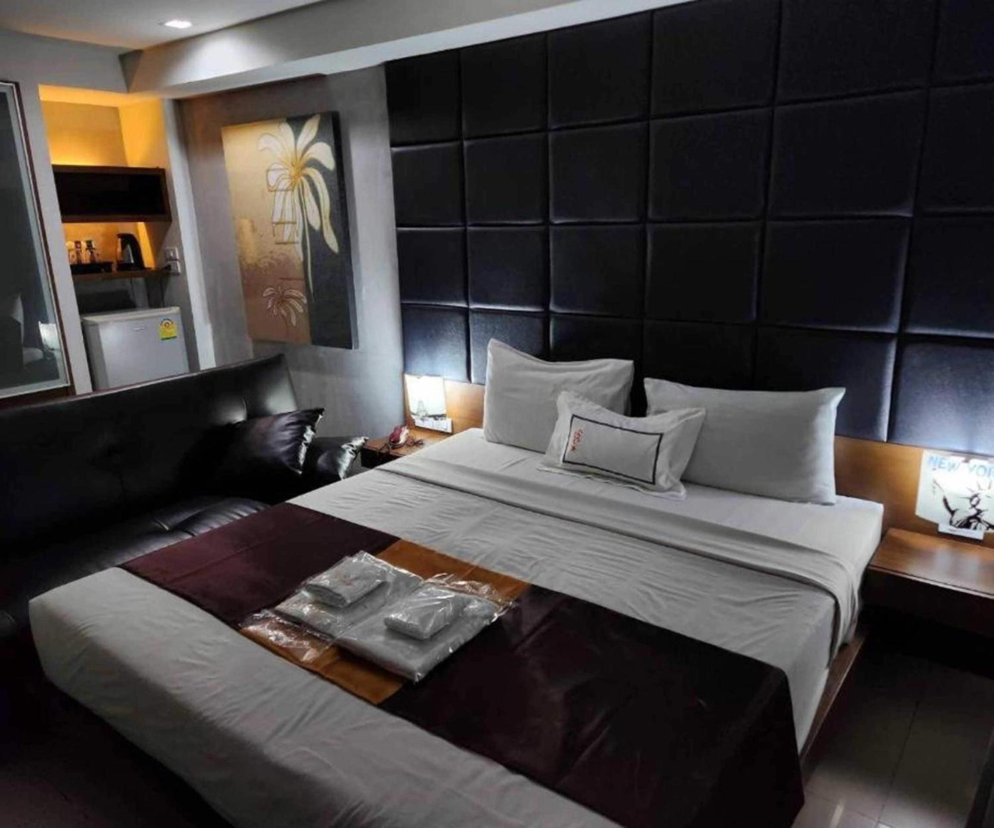 Collection O The Bangkok Cha Cha Suite Luaran gambar