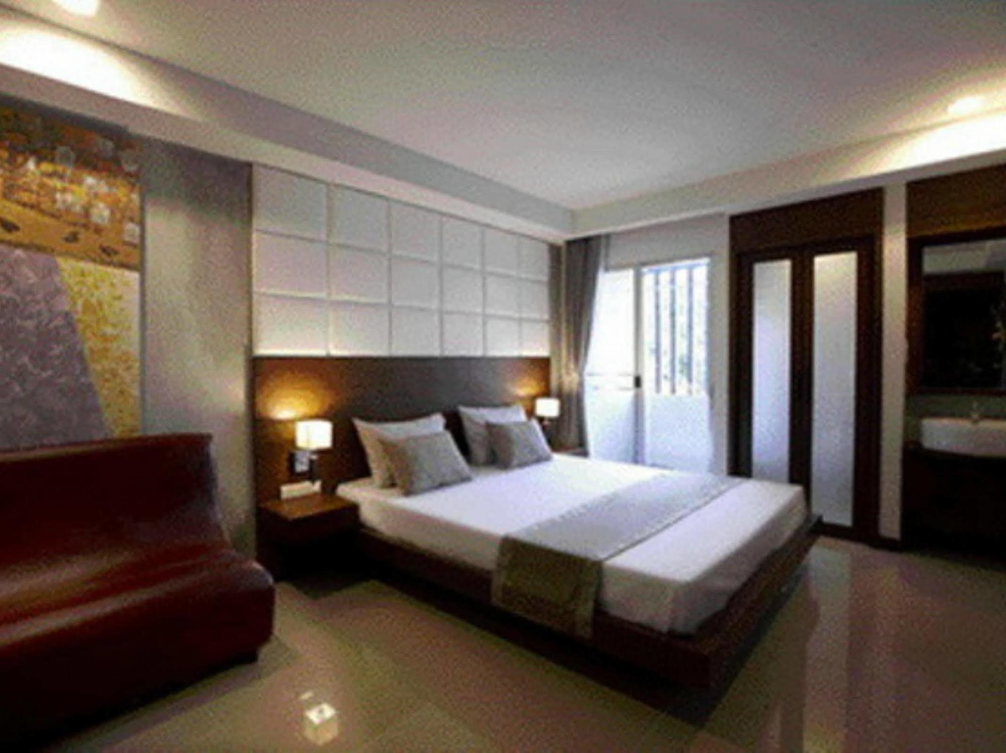 Collection O The Bangkok Cha Cha Suite Luaran gambar