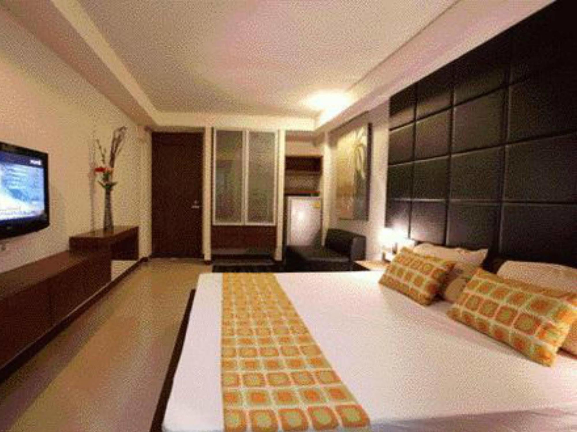 Collection O The Bangkok Cha Cha Suite Luaran gambar